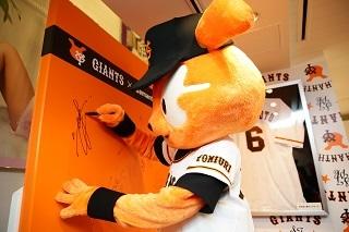 サマンサタバサ GIANTS コラボ リュック ジャイアンツ 巨人 Giants×Manhattan Portageコラボバッグを発売 | 読売