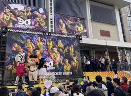 東京ドーム巨人戦の小学生来場者にジャイアンツオリジナルの「キッズ