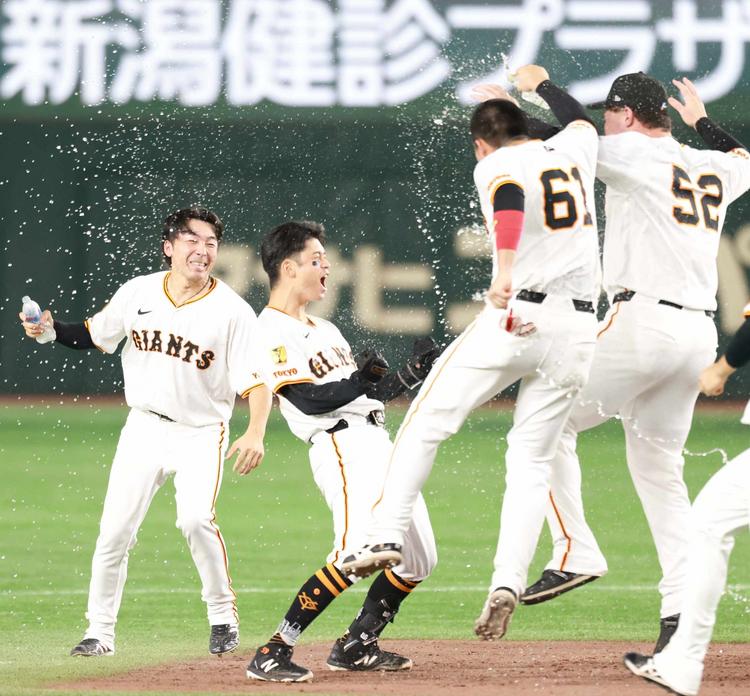 巨人 ジャイアンツ ユニフォーム #59 若林楽人 XL HATTRICK（ハットトリック）-選手の想いをファンへ届ける公式