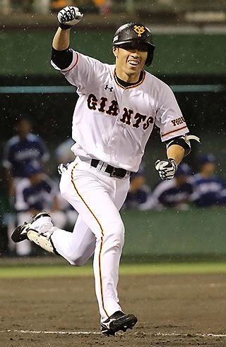 寺内崇幸選手が9月度「月間アットホームヒーロー賞」を受賞 | 読売ジャイアンツ(巨人軍)公式サイト 寺内崇幸選手が9月度「月間アットホームヒーロー賞」を受賞 | 読売ジャイアンツ(巨人軍)公式サイト