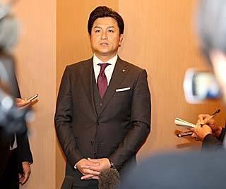 目標は当然、優勝すること」とスタッフミーティングで由伸監督 目標は当然、優勝すること」とスタッフミーティングで由伸監督