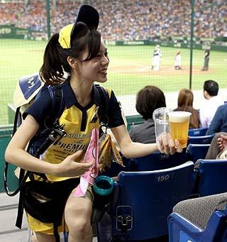 最高ののどごし！」――ドーム来場者が生ビール半額ナイターを満喫
