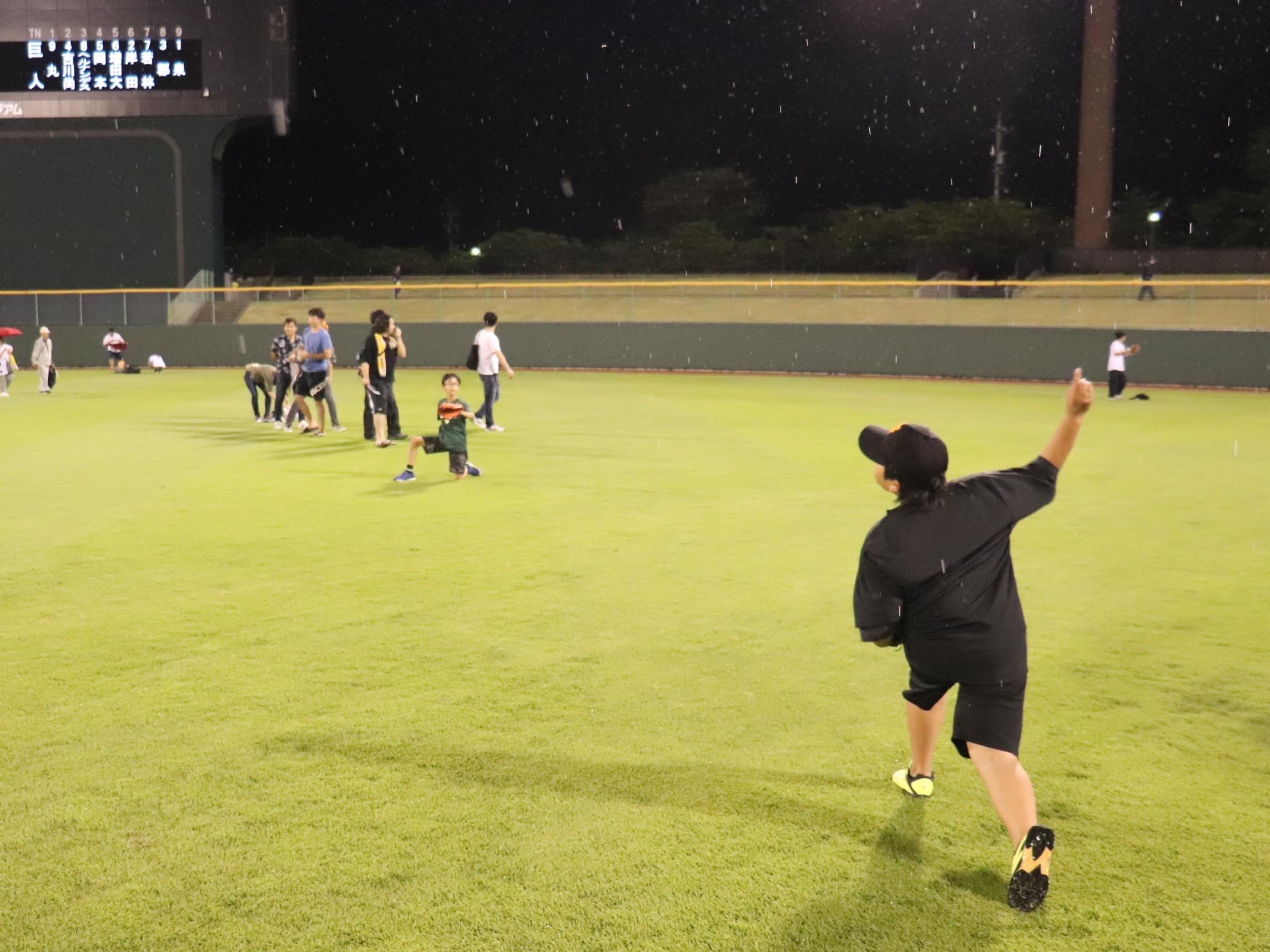 グラウンド開放」で参加者興奮！ 松本・前橋公式戦 | 読売ジャイアンツ