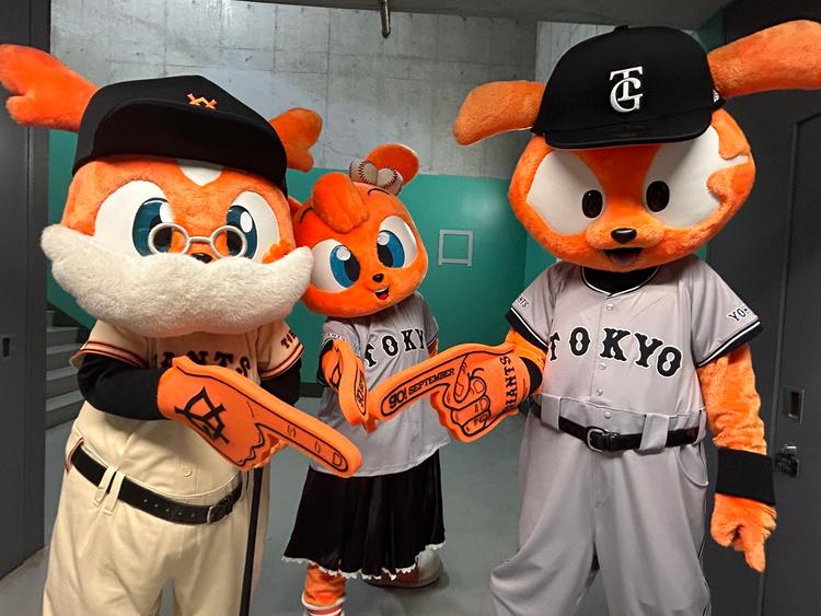 読売ジャイアンツ　選手応援グッズ　被り物　５点セット 応援を盛り上げる「フォームフィンガー」発売 | 読売ジャイアンツ