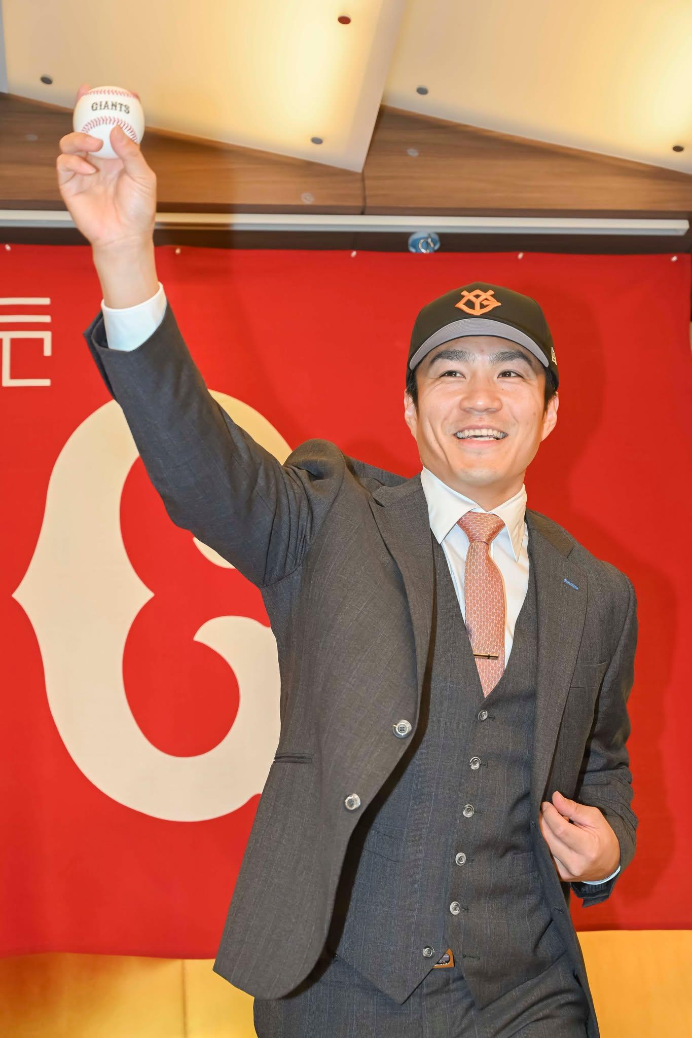 Takahiro Norimoto Introduced as a Tokyo Giants Pitcher | 読売