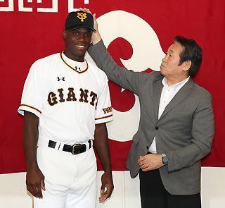 ※9/16以降に発送【新品未使用】読売ジャイアンツ　マルティネス　ユニフォーム 新品未開封】 読売ジャイアンツ ライデル・マルティネス ホーム