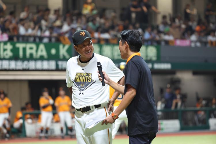 LEGEND OF THE GIANTS「背番号3」Tシャツをチャリティーオークションに