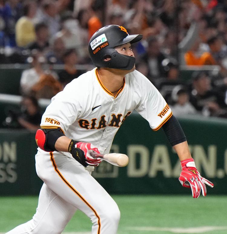 読売ジャイアンツ | #ともに強く 試合や練習中に折れた選手の