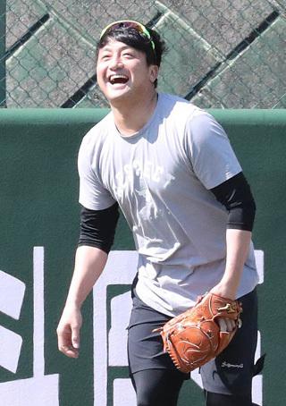 インスタライブ」26日の第1弾は澤村、鍵谷両投手が登場！ | 読売