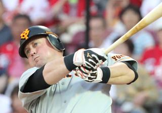 マギー選手の3安打4打点などで追い上げも…投手陣崩れ広島に連敗 | 読売