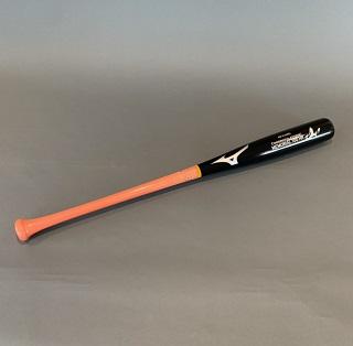 亀井善行選手「通算100本塁打」記念グッズを発売 | 読売