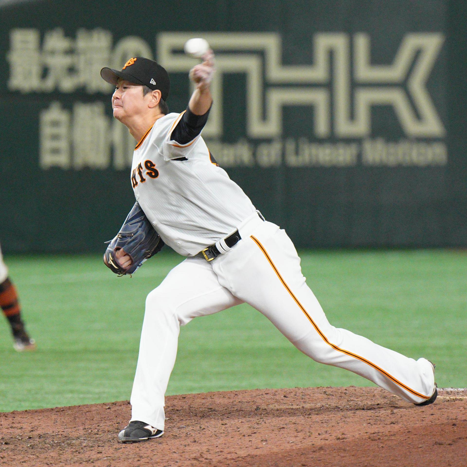 阪神VS巨人 5/27(土)通路真横 ブリーズ8段 2枚 阪神タイガース - 8/29 阪神vs巨人 通路側アイビー2連番の通販