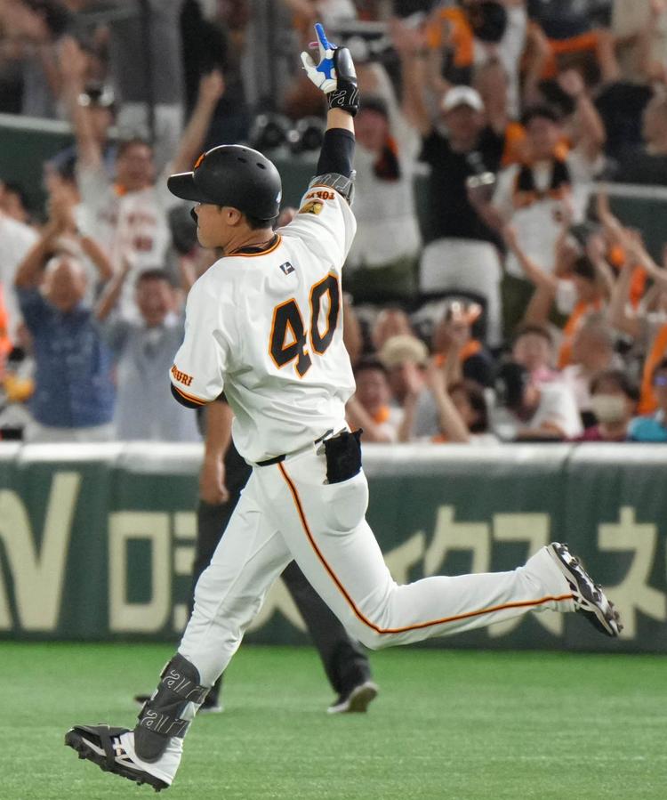 読売ジャイアンツ　中山礼都選手　ユニフォーム　Mサイズ ☆送料無料☆東京 読売 ジャイアンツ 巨人 中山礼都 短冊 刺繍